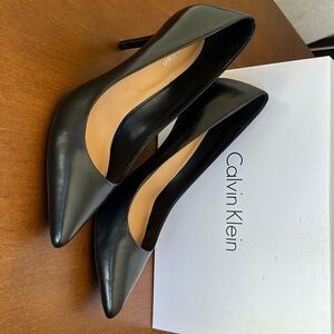 Calvin Klein shoes.had them on 2 times.stayed in box